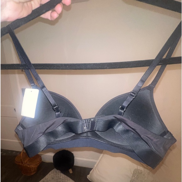 Be tempted - wire free bra NWT 36A - Picture 2 of 4